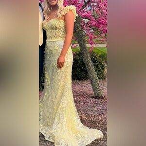 Sherri hill yellow corset prom
dress